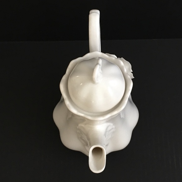 Graces Teaware Bone China Coffee Tea Decanter with Attached Rose NWT - Picture 6 of 6